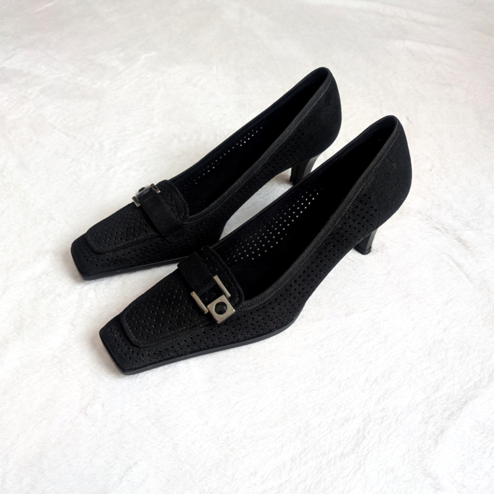 Stuart Weitzman kitten heels🖤☁️